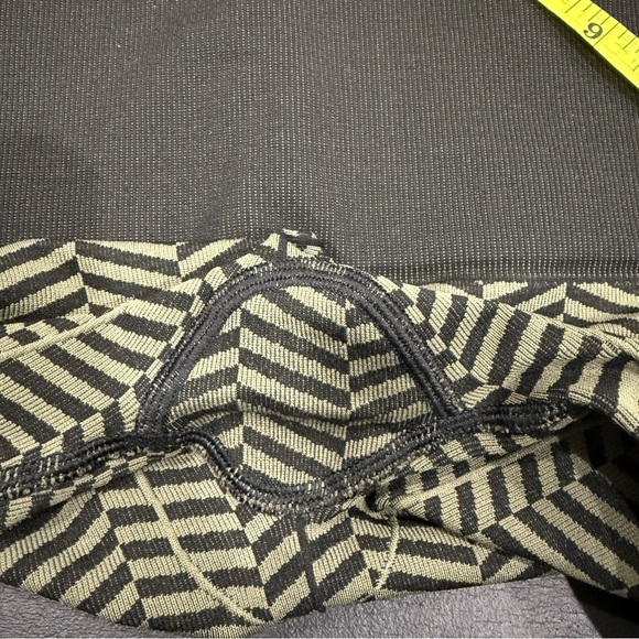 Lululemon Green and Black In The Flow Crop II - Picture 12 of 15